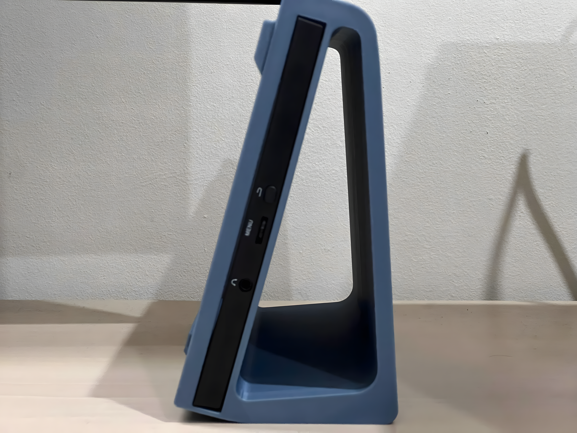 Side profile of the compact desktop enclosure for the Airbus A320/A330 Mini Dual EFIS.